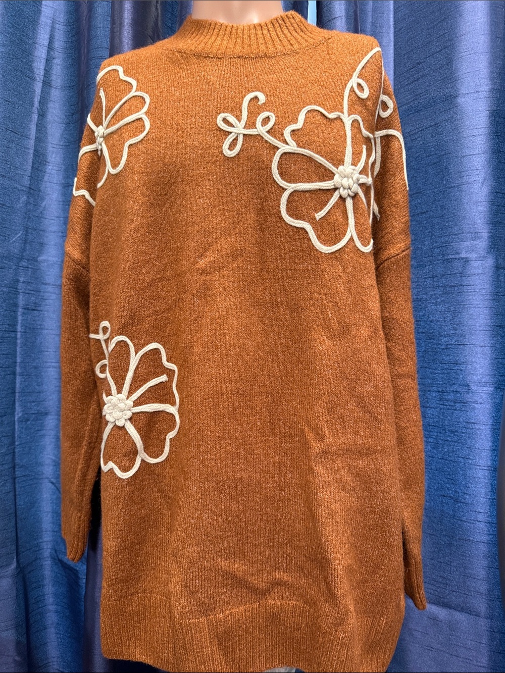 entro Rust Crewneck Sweater with Ivory Floral Appliqué